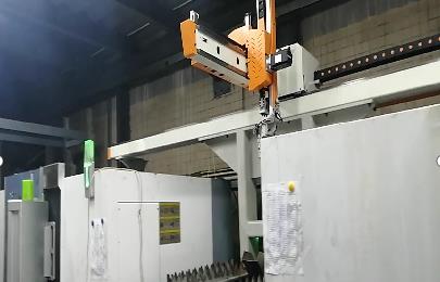 Application Technology of Lathe One Drive Two Truss Manipulator